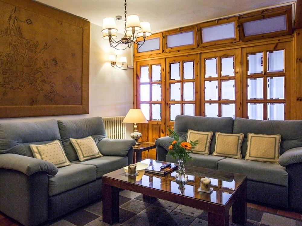 Hotel Casa Camila Oviedo